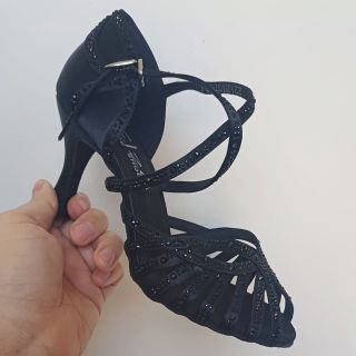 Jeden z nejkrásnějších modelů v naší nabídce. Model 1114 od značky Elza...